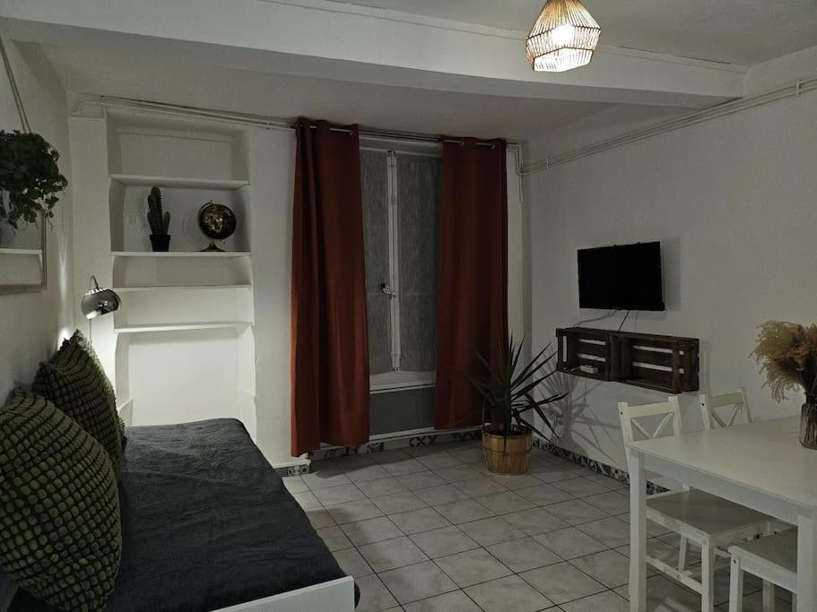 1-Centre-Ville Studio 25M2 Box A Bagages Gratuits Carcassonne Exterior foto